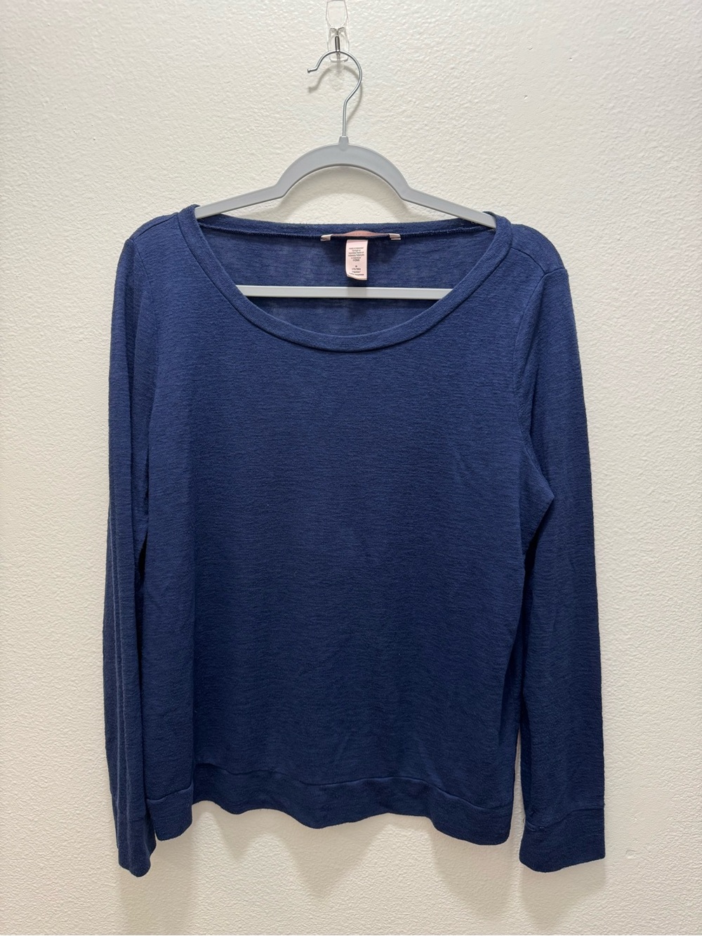 Victoria’s Secret Navy Long-Sleeve Scoop Neck Top